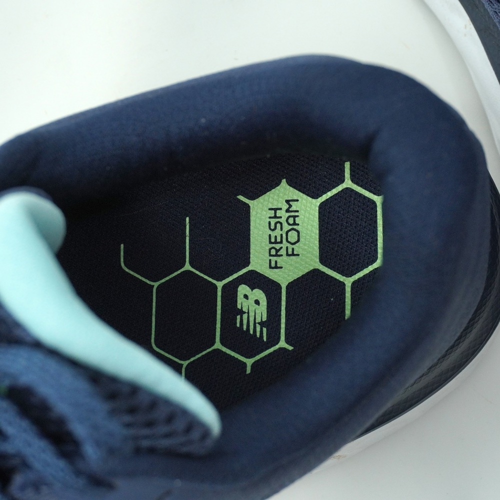 New Balance Women's Fresh Foam 680v7 in Blue Synthetic - Picture 7 of 7